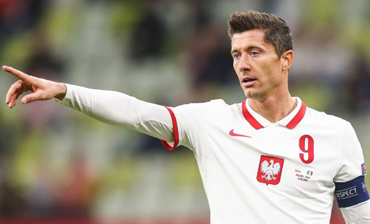 Robert Lewandowski là một trong những tiền đạo hàng đầu của bóng đá thế giới hiện đại